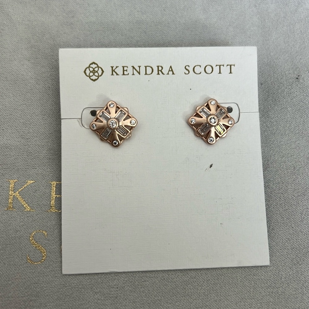 Kendra Scott studs